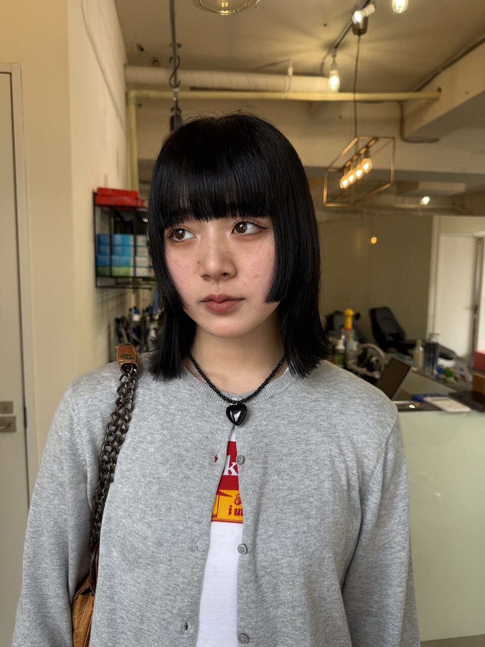 黒髪ワイドバングレイヤーカット姫カット髪質改善ブルーブラック